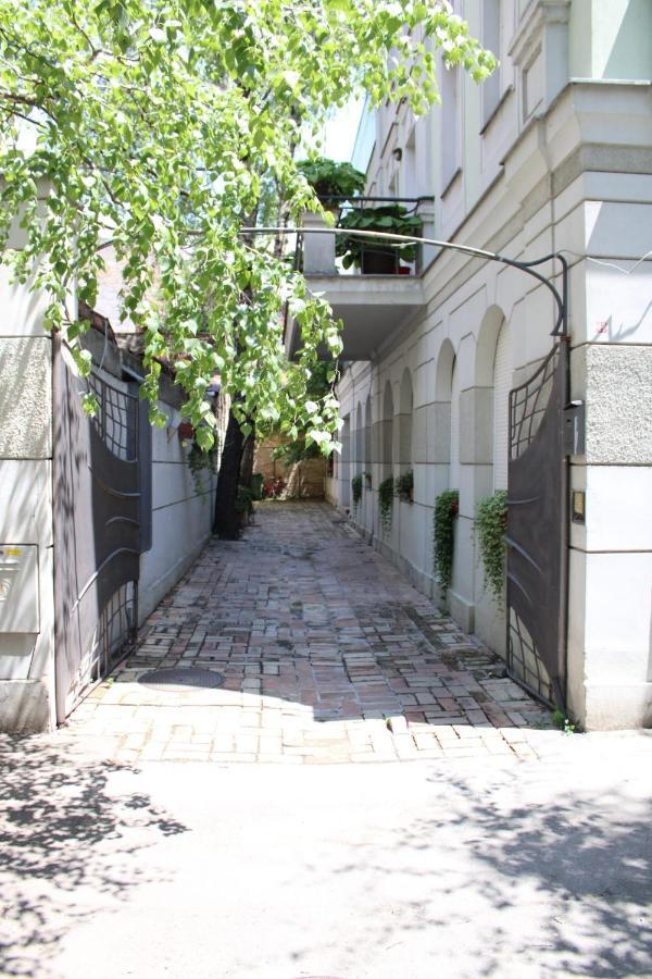 Garden Center Apartment Novi Sad Bagian luar foto