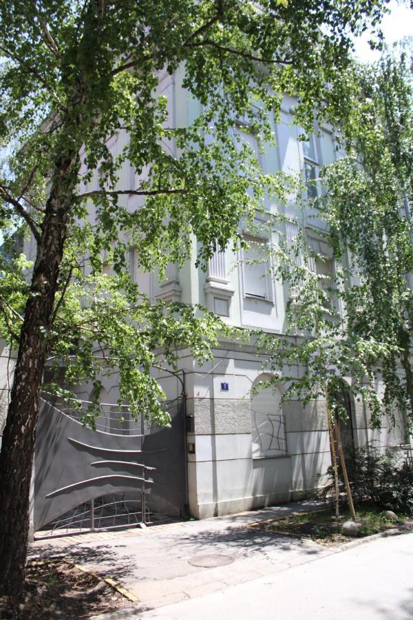 Garden Center Apartment Novi Sad Bagian luar foto